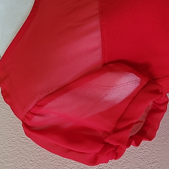 Express Blouse - Picture 2 of 7